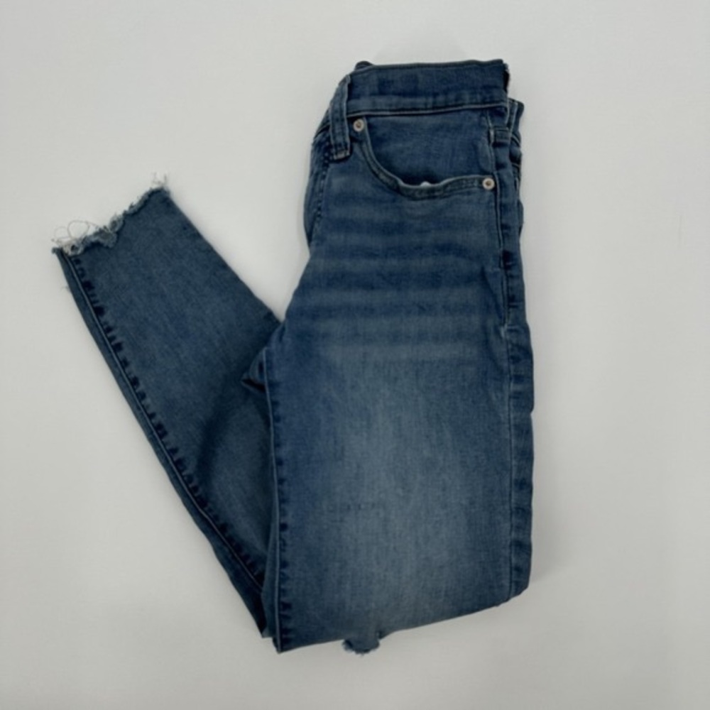 Classic High-Rise Women's Blue Denim Jeans